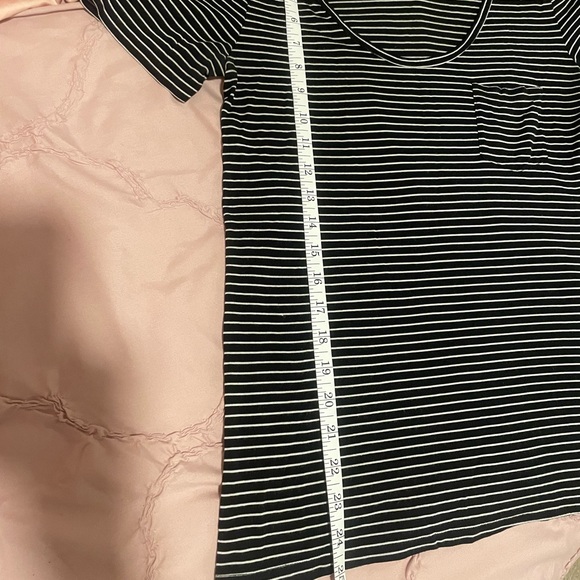 Beautifully soft Banana Republic T - Picture 6 of 9